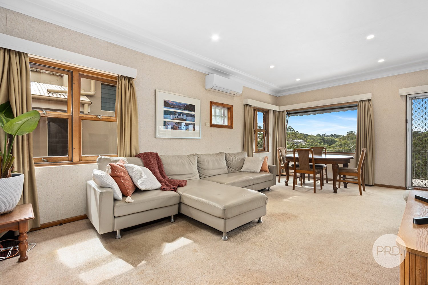 28 Lansdowne Parade OATLEY 3