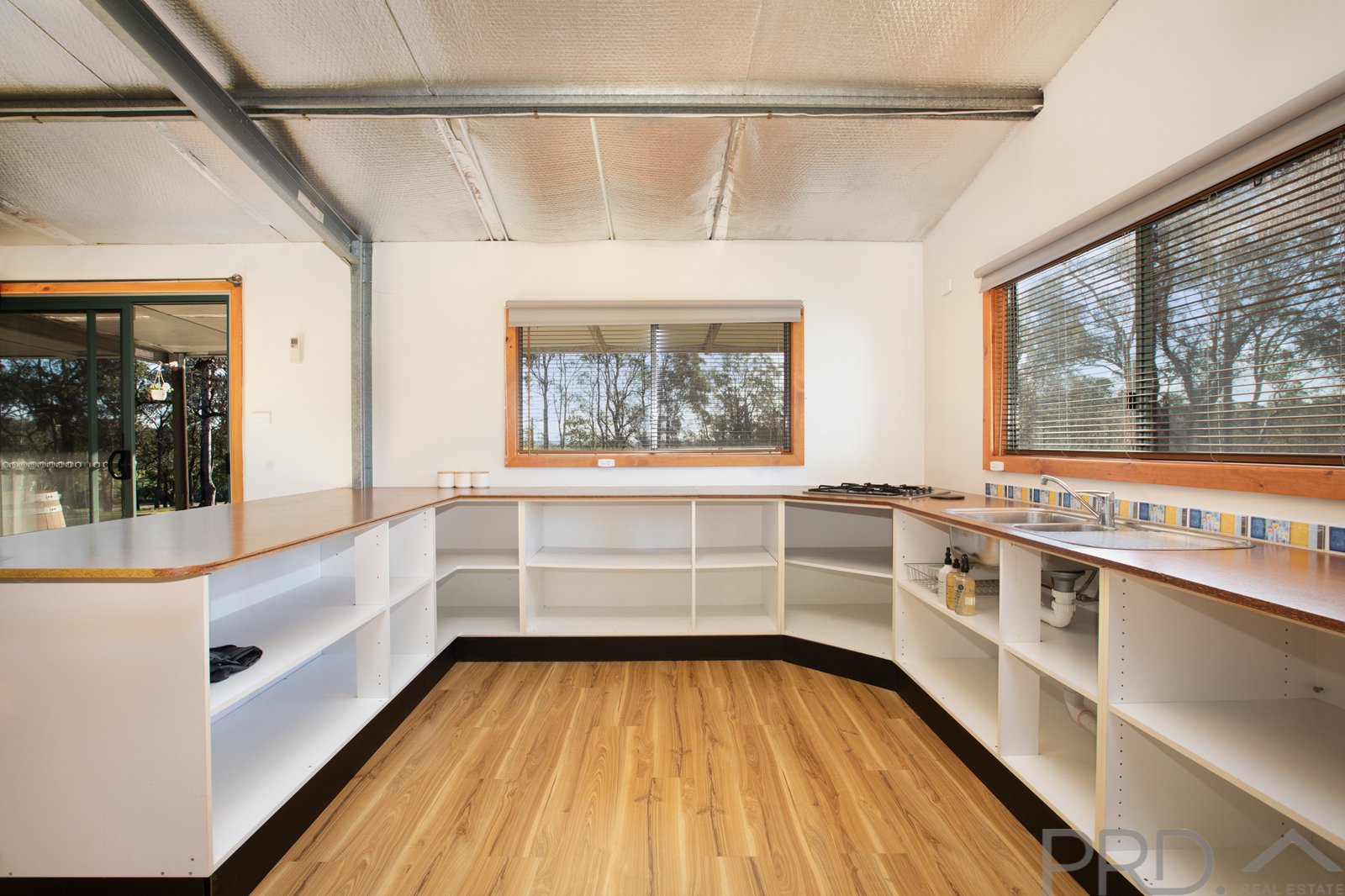 28 Lindsay Road NORTH ROTHBURY 12