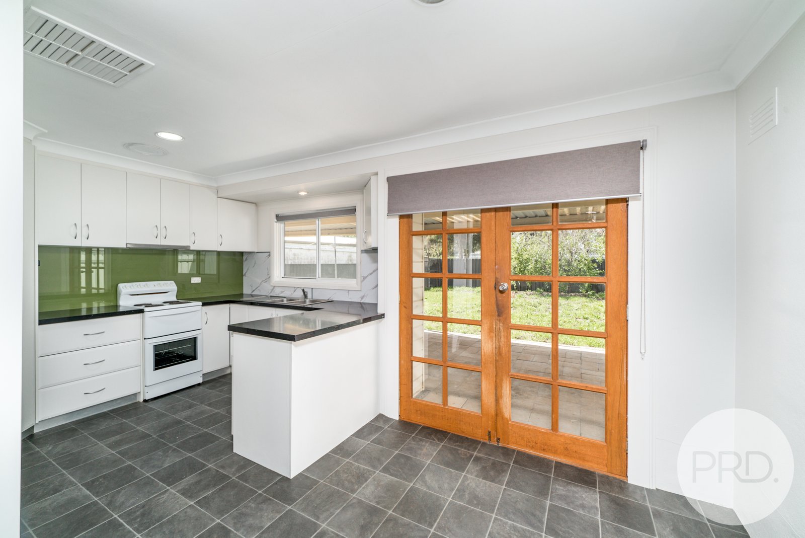 28 Lonergan Place EAST WAGGA WAGGA 4