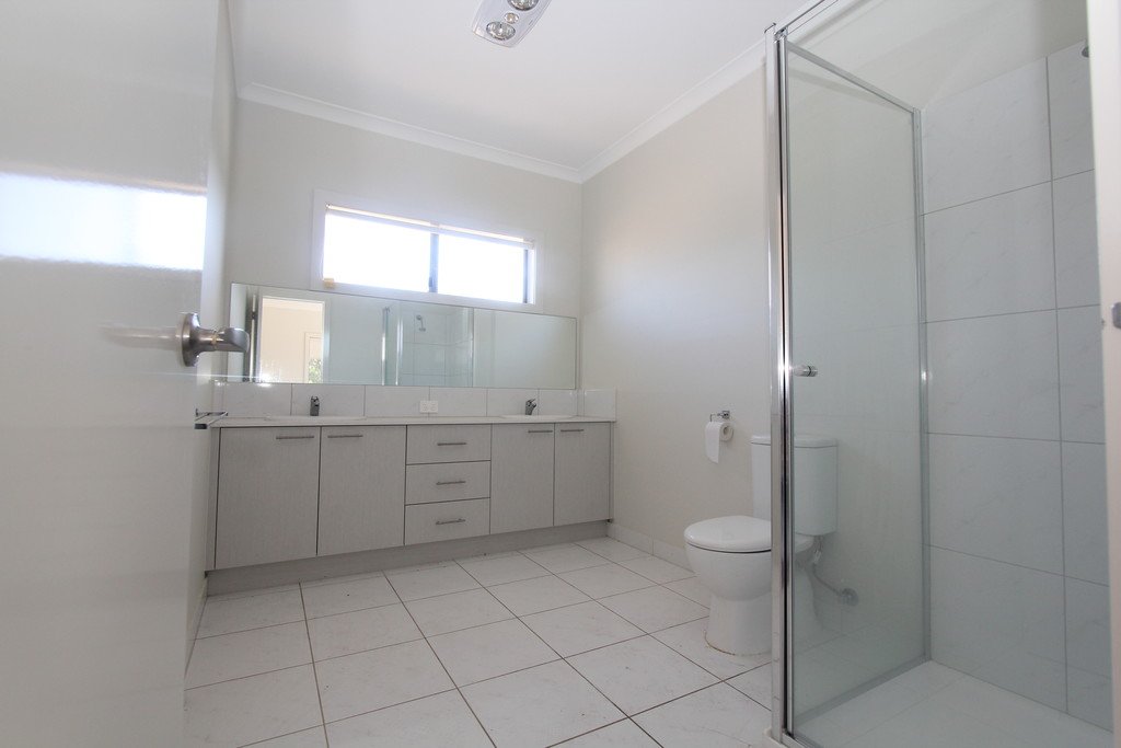 28 Lucia Crescent MOUNT CLEAR 3