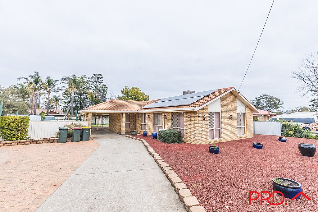 28 MacGregor Street TAMWORTH 4