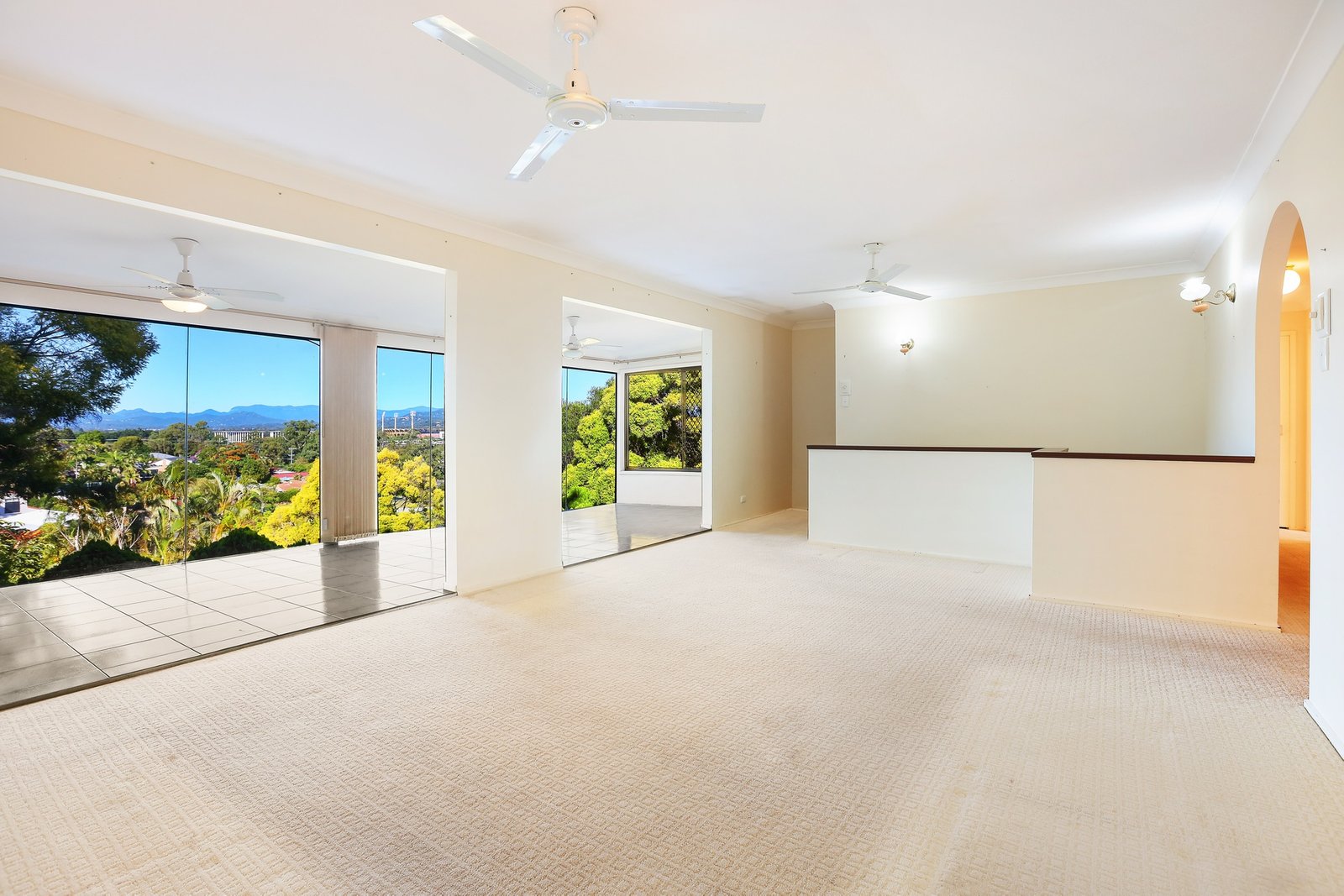 28 Maralinga Drive ASHMORE 5