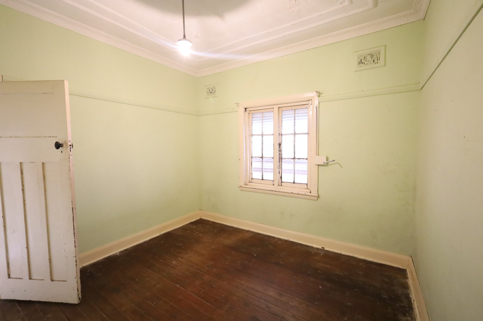 28 Mclachlan Street ORANGE 9