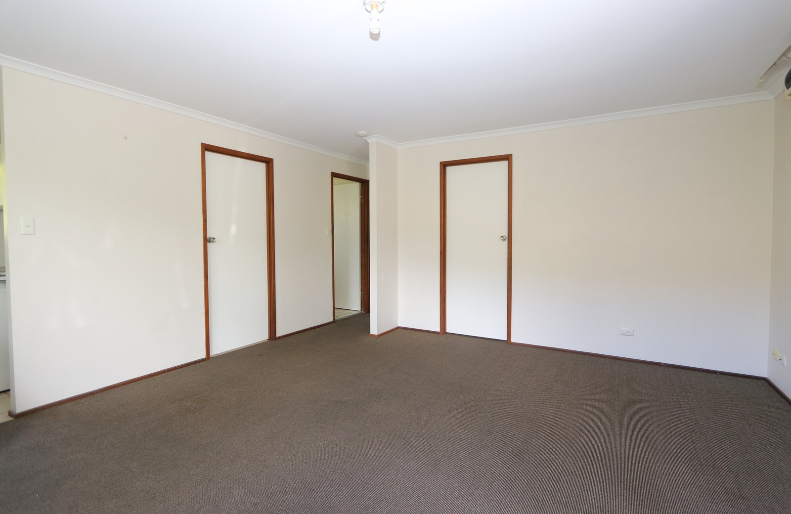 2/8 Melrose Place SOUTHPORT 3