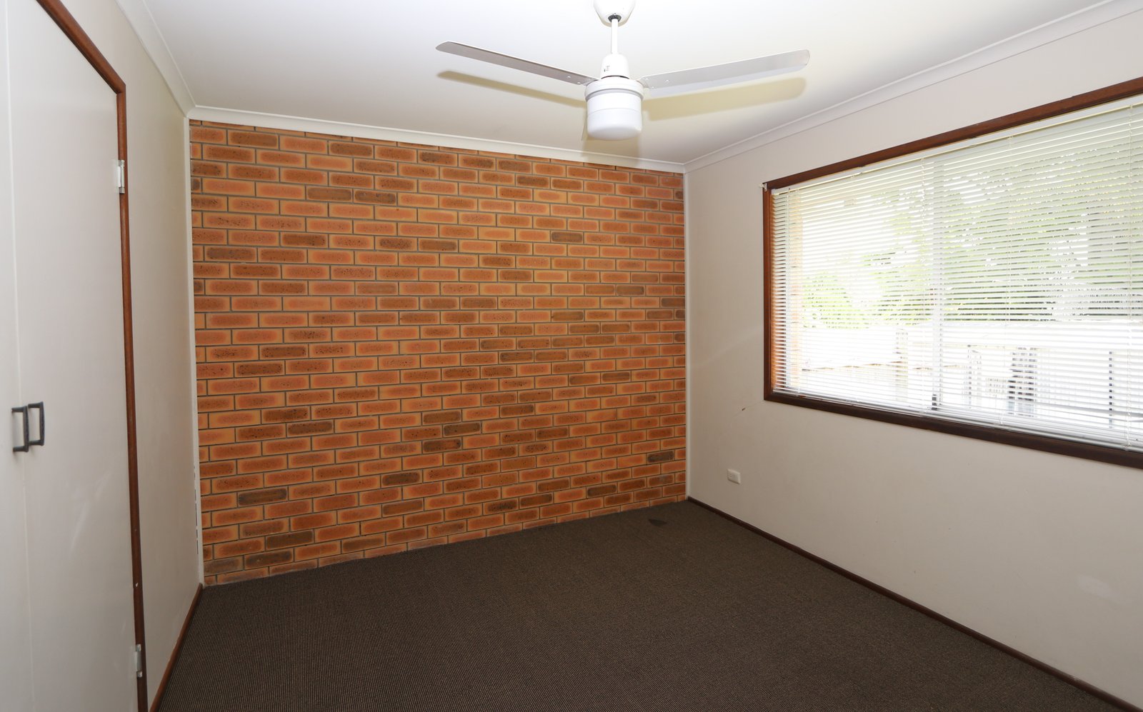 2/8 Melrose Place SOUTHPORT 6