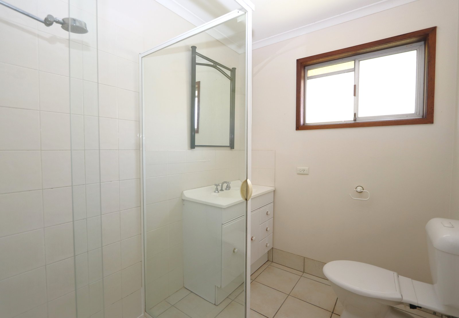 2/8 Melrose Place SOUTHPORT 7