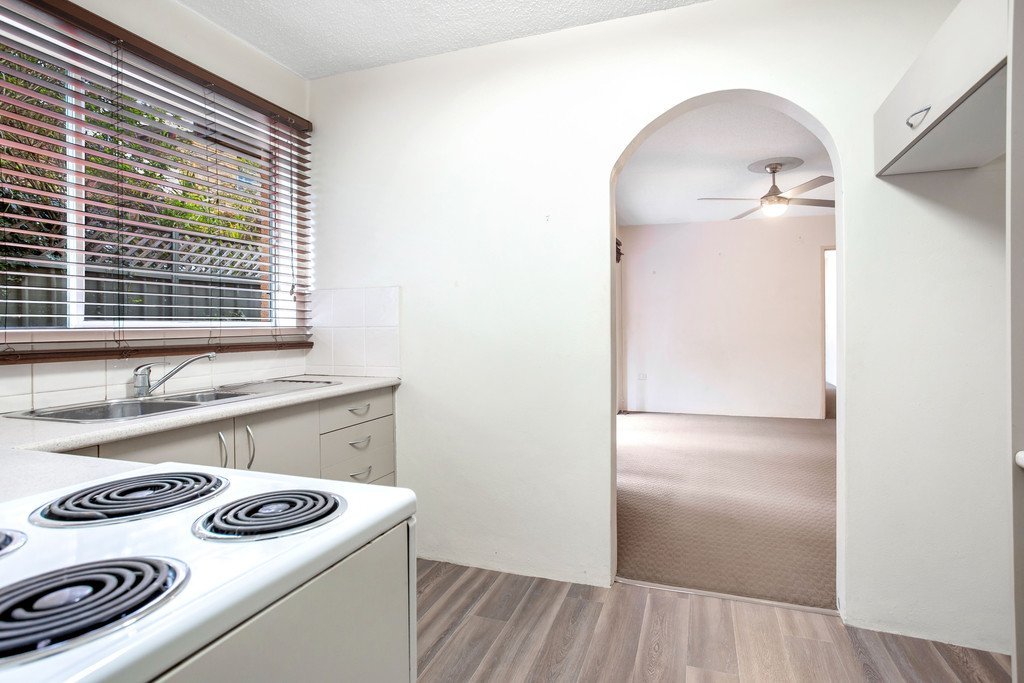 2/8 Messines Street SHOAL BAY 4