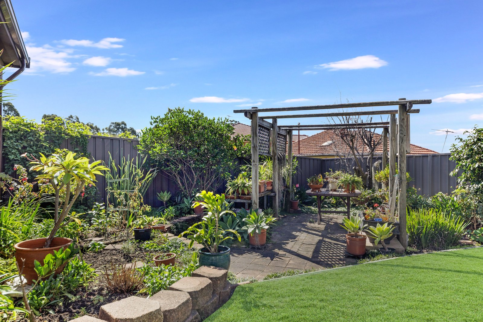 28 Midlothian Avenue BEVERLY HILLS 2