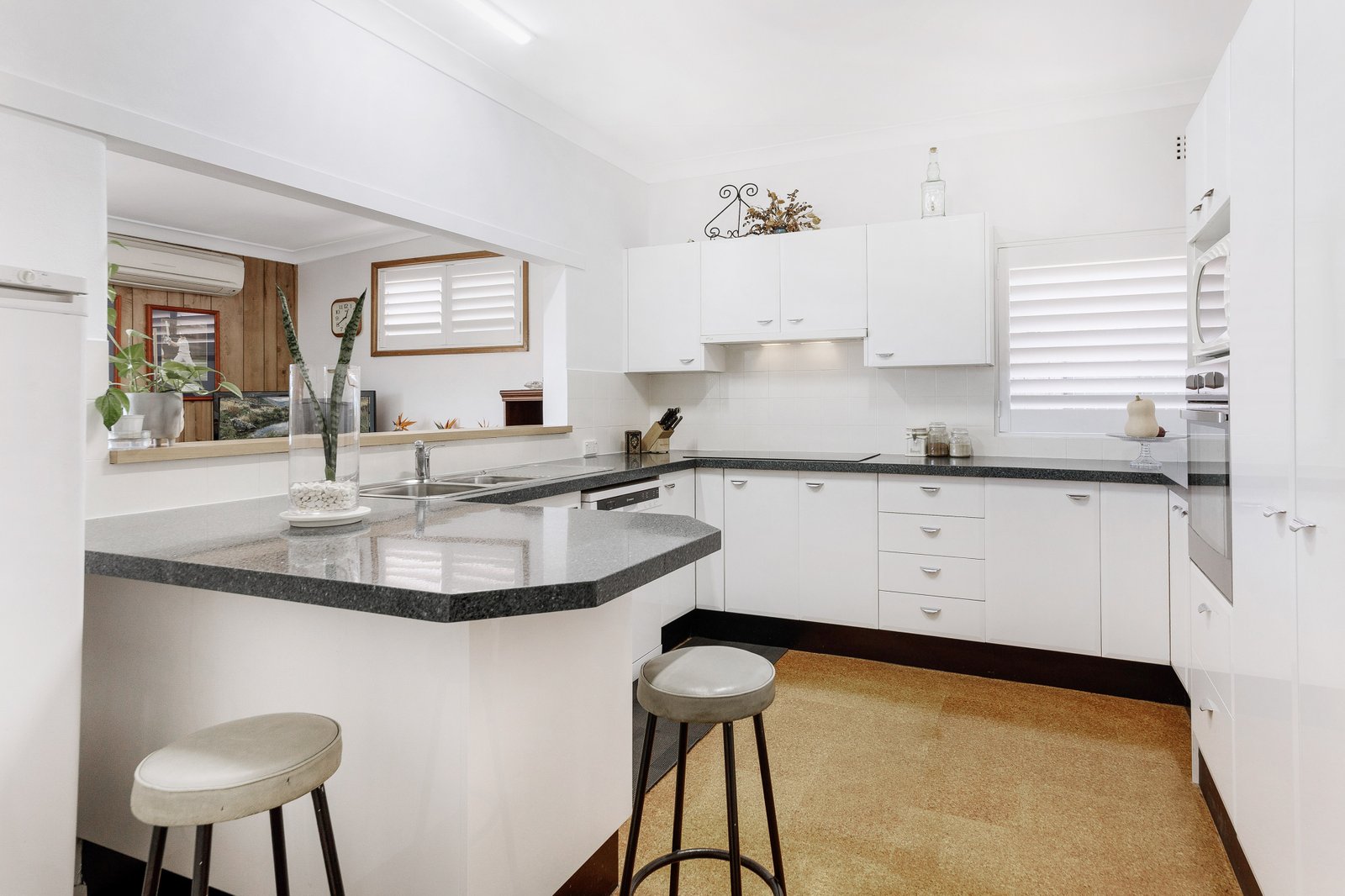 28 Midlothian Avenue BEVERLY HILLS 3