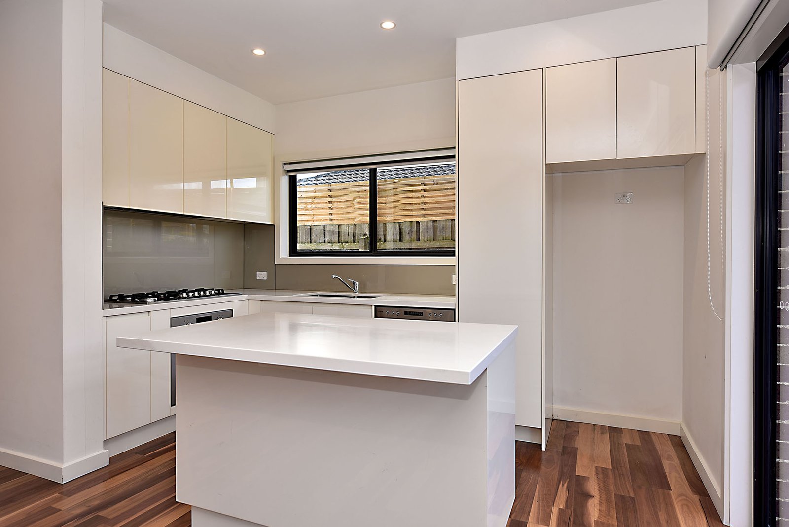 Gallery: 2/8 Mimosa Avenue