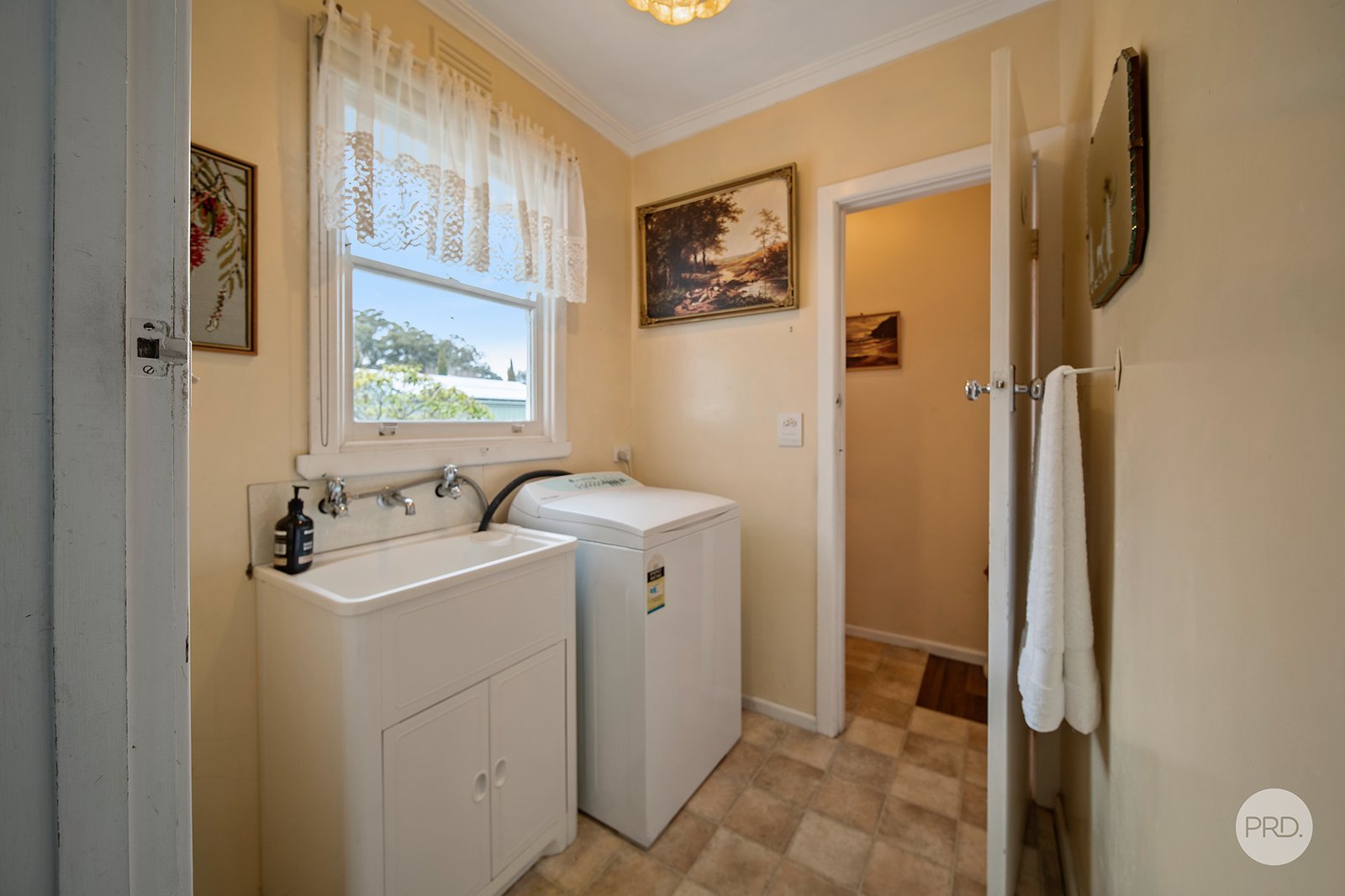 28 Neil Street KANGAROO FLAT 10