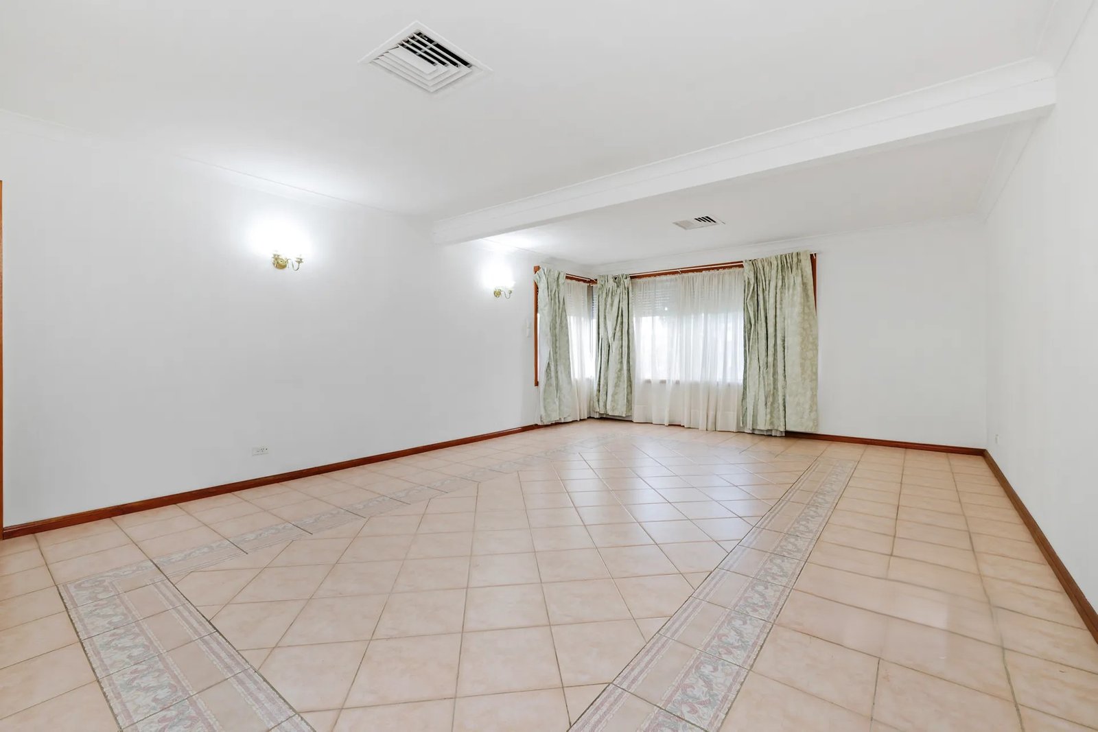 28 Nuwarra Road CHIPPING NORTON 2