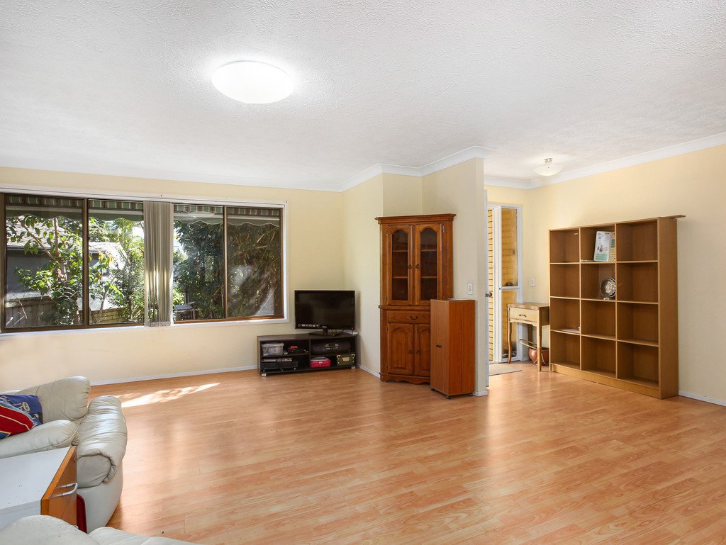 2/8 Ordino Court REEDY CREEK 8