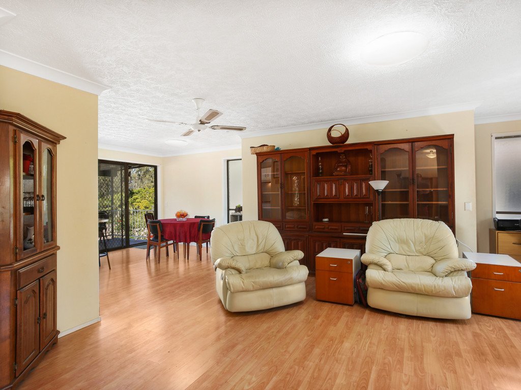 2/8 Ordino Court REEDY CREEK 9