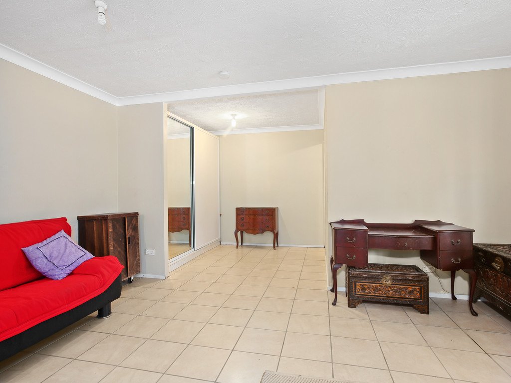 2/8 Ordino Court REEDY CREEK 10