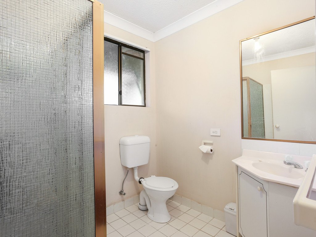 2/8 Ordino Court REEDY CREEK 14