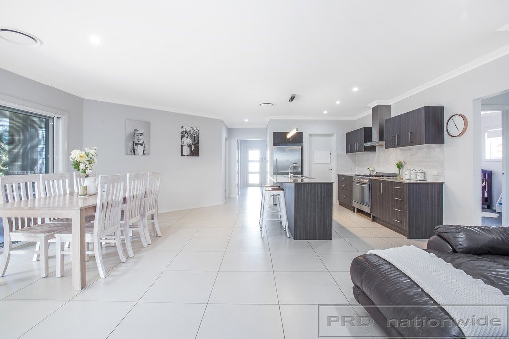 28 Oystercatcher Street ABERGLASSLYN 2