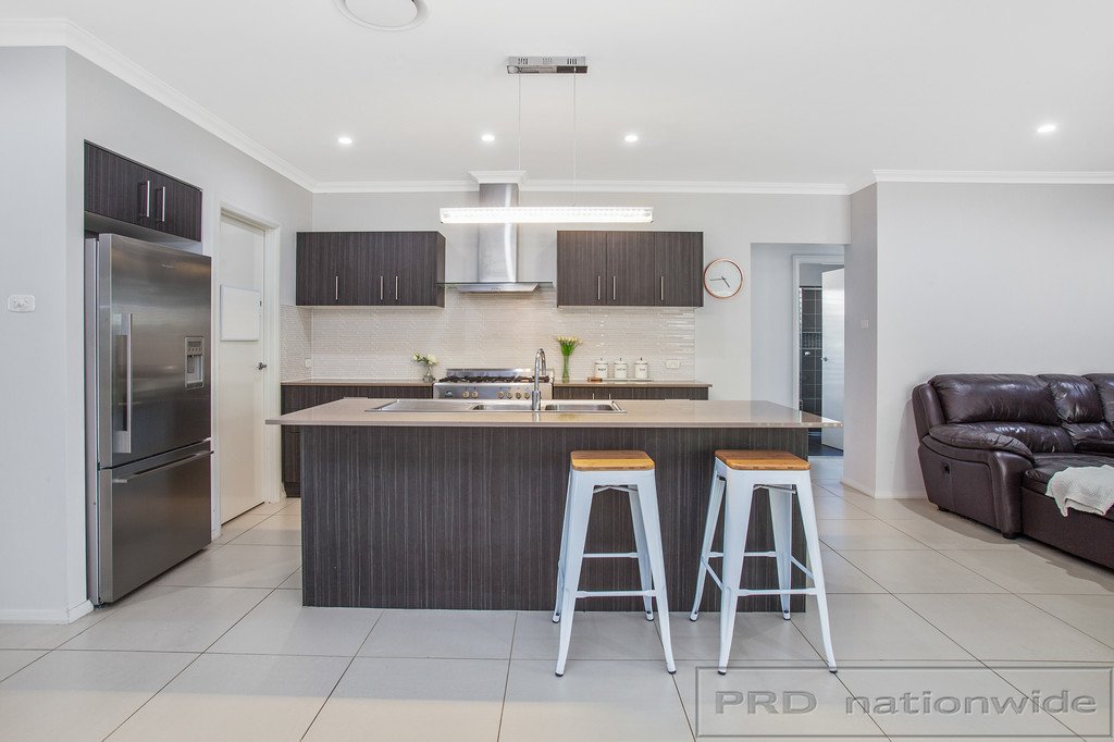 28 Oystercatcher Street ABERGLASSLYN 3