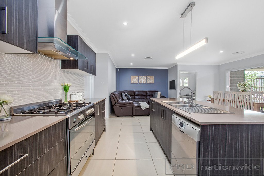 28 Oystercatcher Street ABERGLASSLYN 4