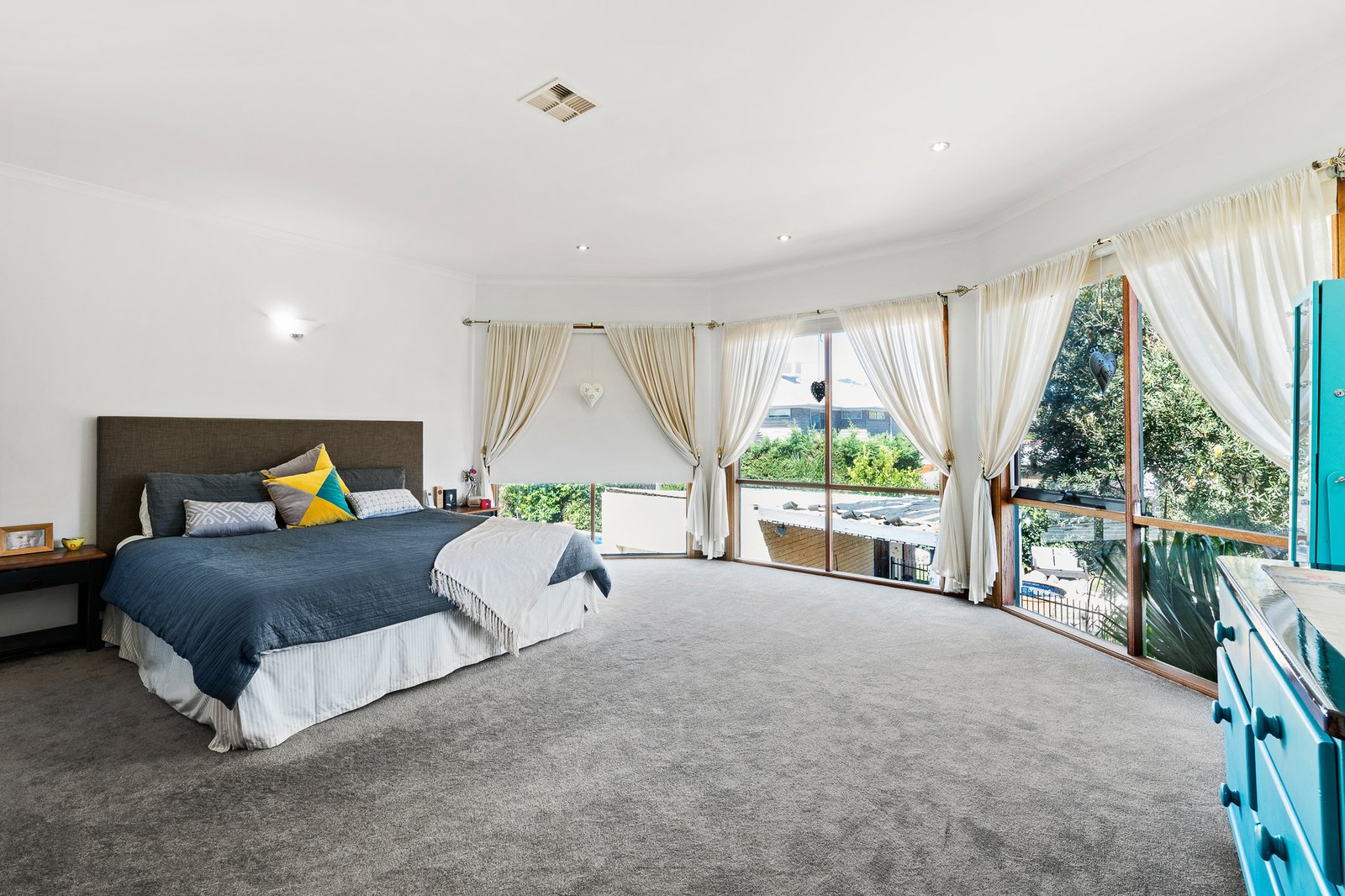 Gallery: 28 Pacific Boulevard