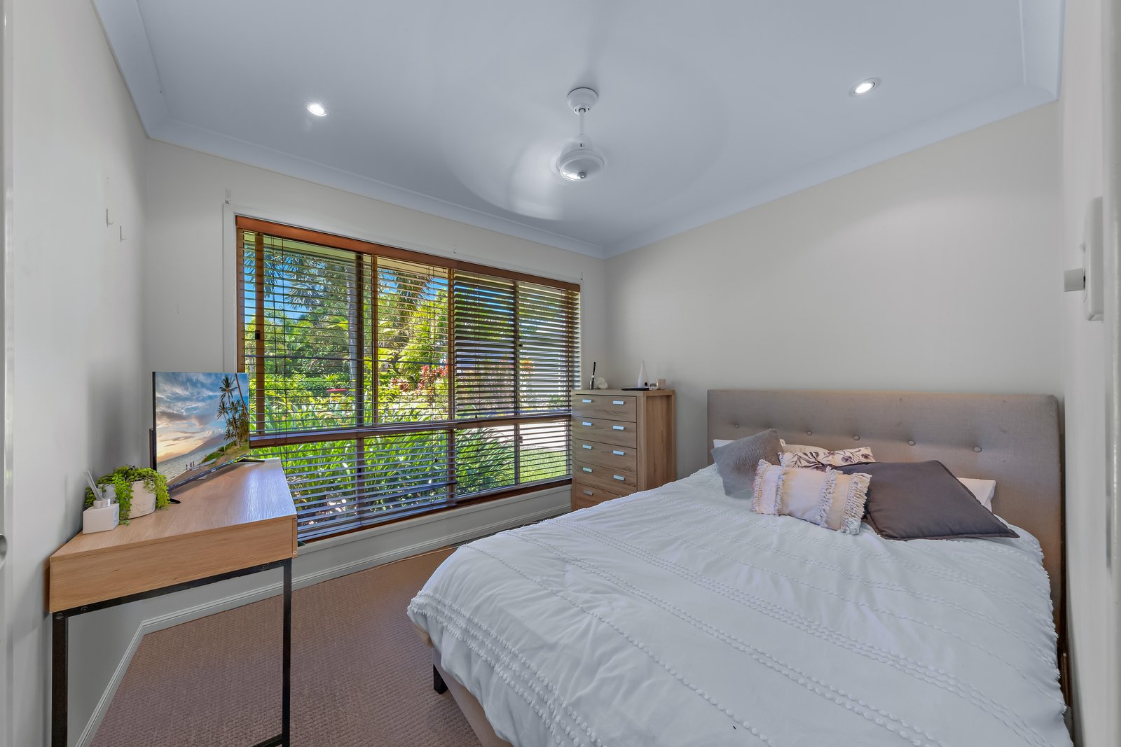 28 Panoramic Court CANNONVALE 11