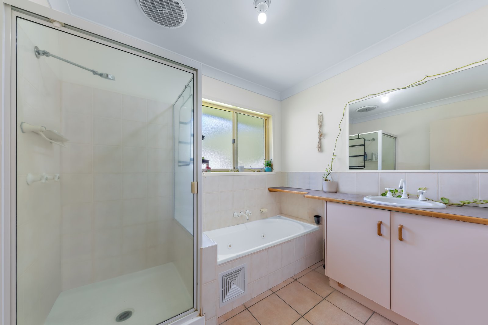 28 Panoramic Court CANNONVALE 13