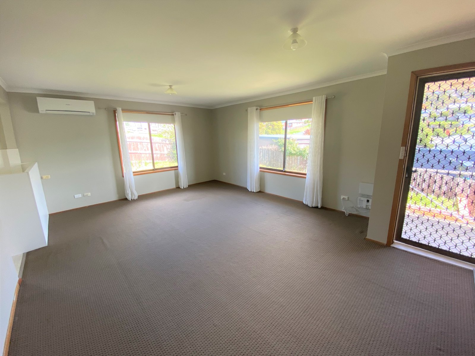 2/8 Paringa Road GLENORCHY 2