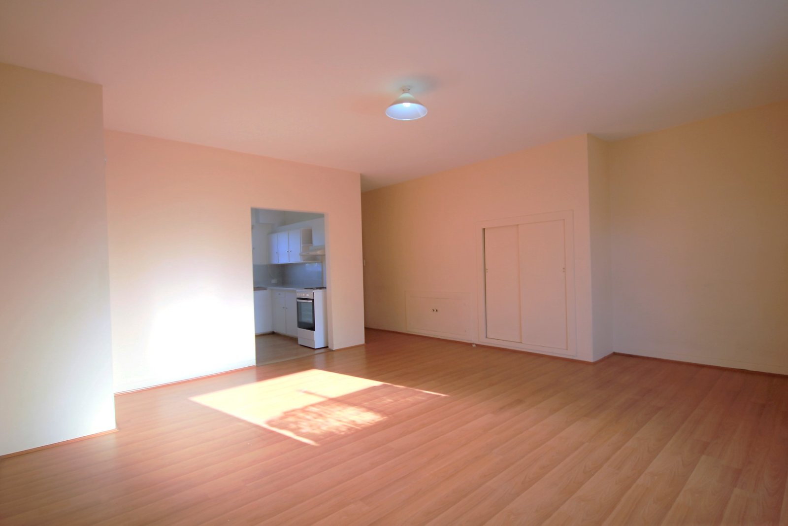 2/8 Park Street KOGARAH 2