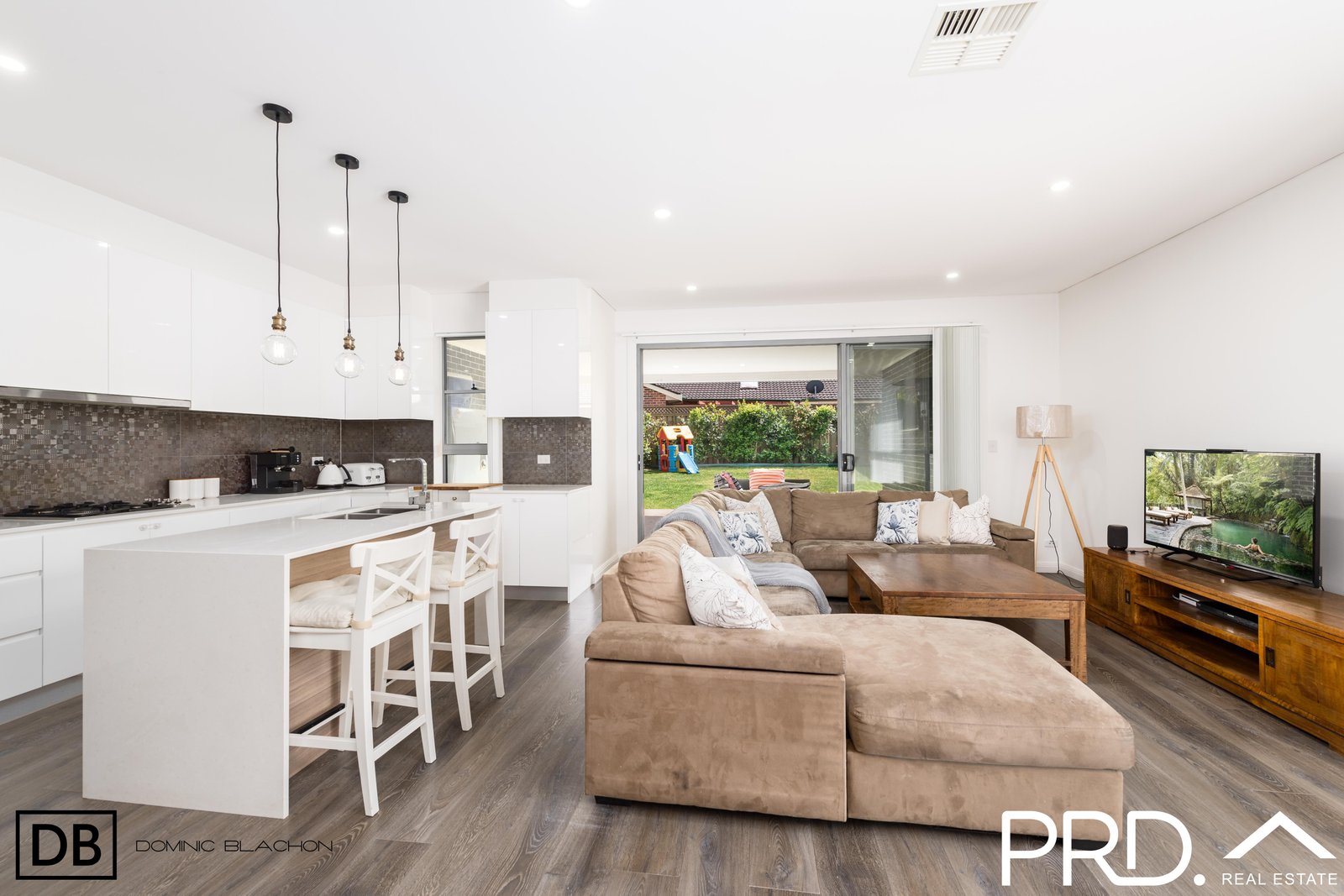 28 Parkview Avenue PICNIC POINT 2