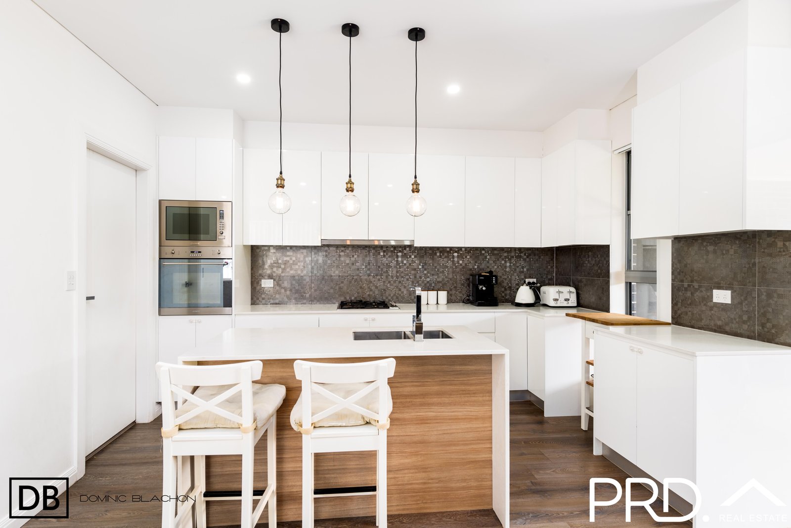 28 Parkview Avenue PICNIC POINT 3