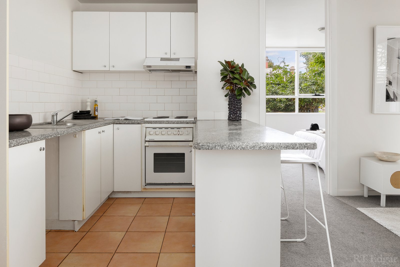 Real Estate and Property in 2/8 Pasley Street, South Yarra, VIC