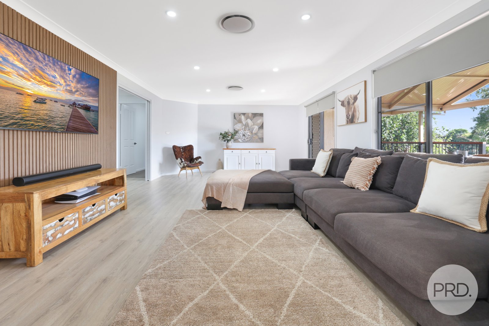 28 Peregrine Avenue TAMWORTH 11