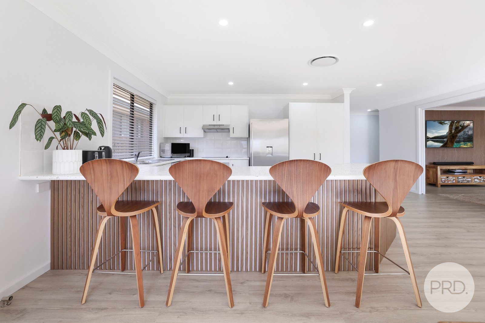 28 Peregrine Avenue TAMWORTH 21