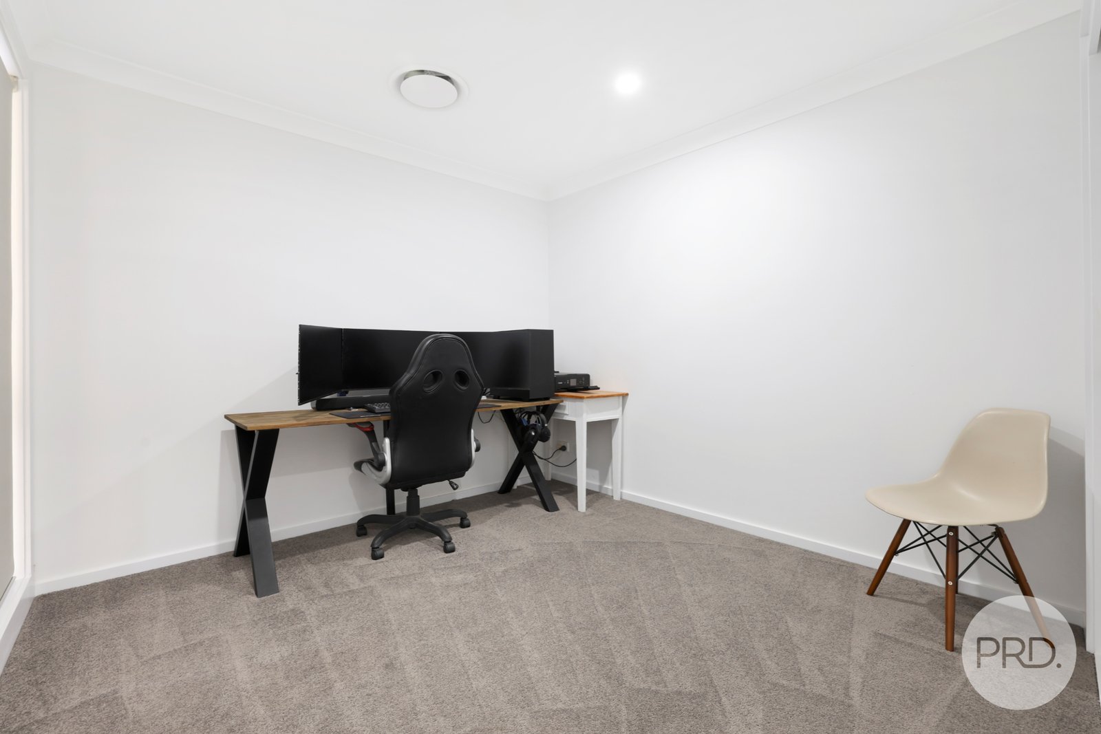 28 Peregrine Avenue TAMWORTH 27