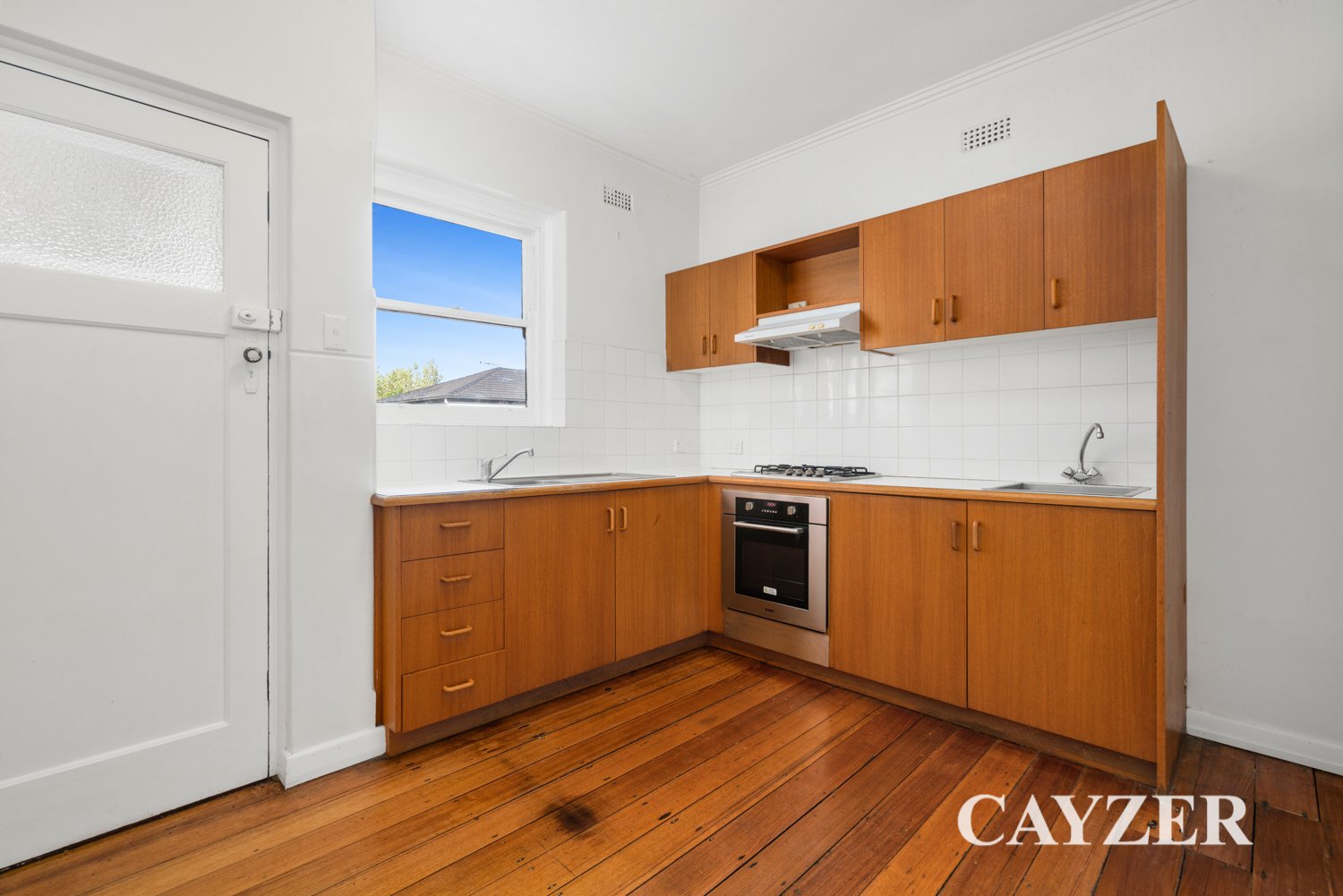 Gallery: 2/8 Raith Court