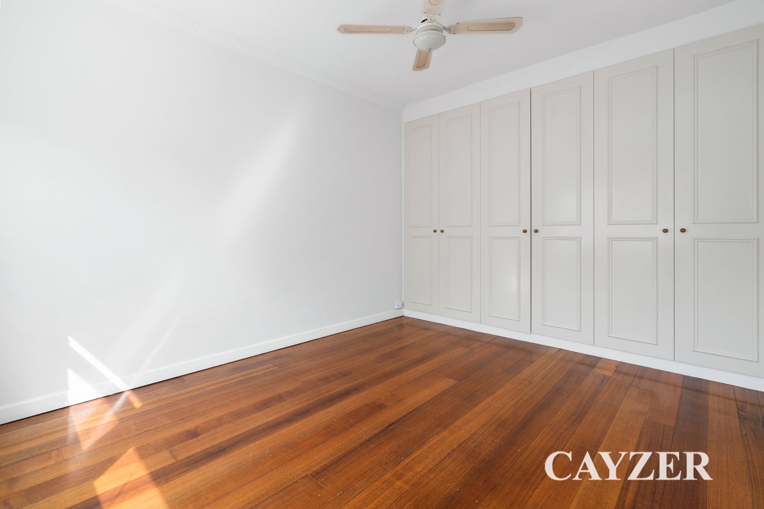 Gallery: 2/8 Raith Court