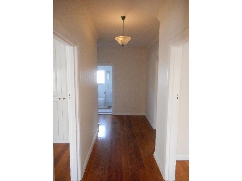 Gallery: 2/8 Raith Court