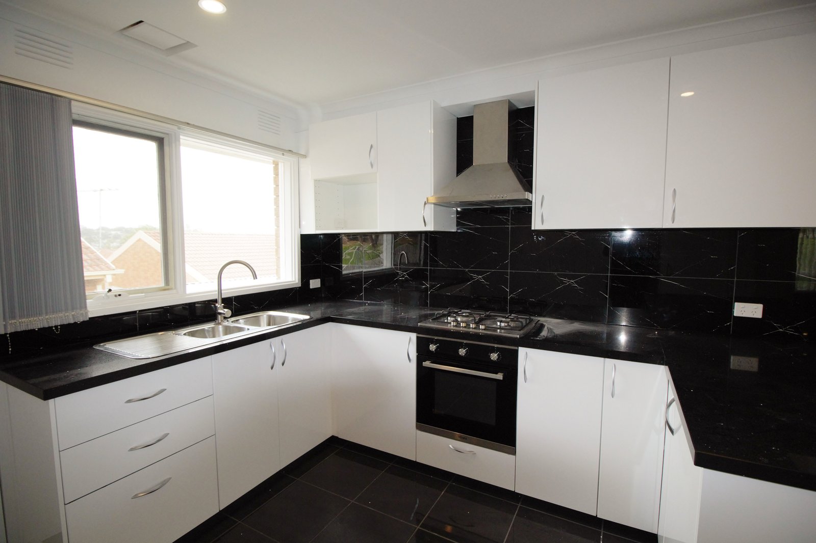 Gallery: 2/8 Reid Street