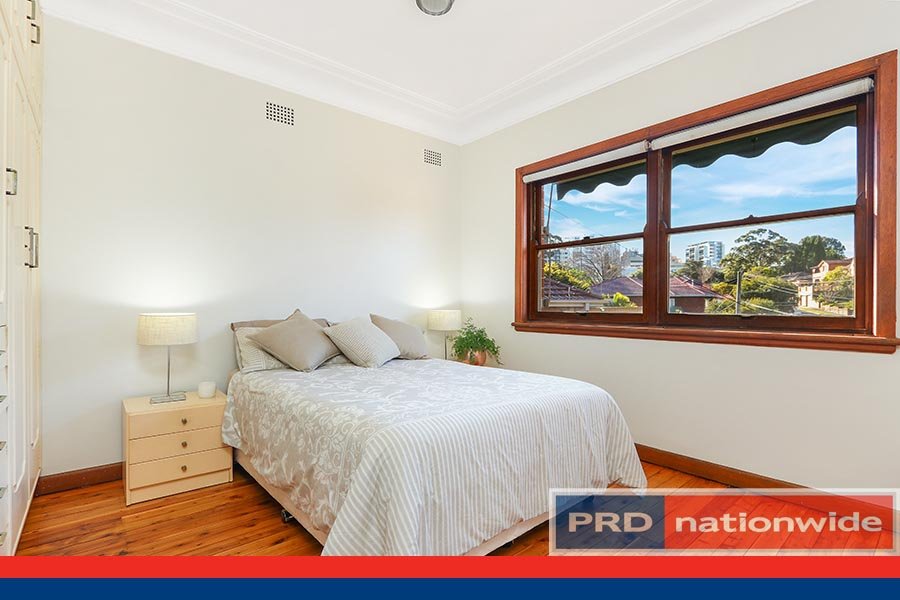 28 Rosebank Crescent HURSTVILLE 9