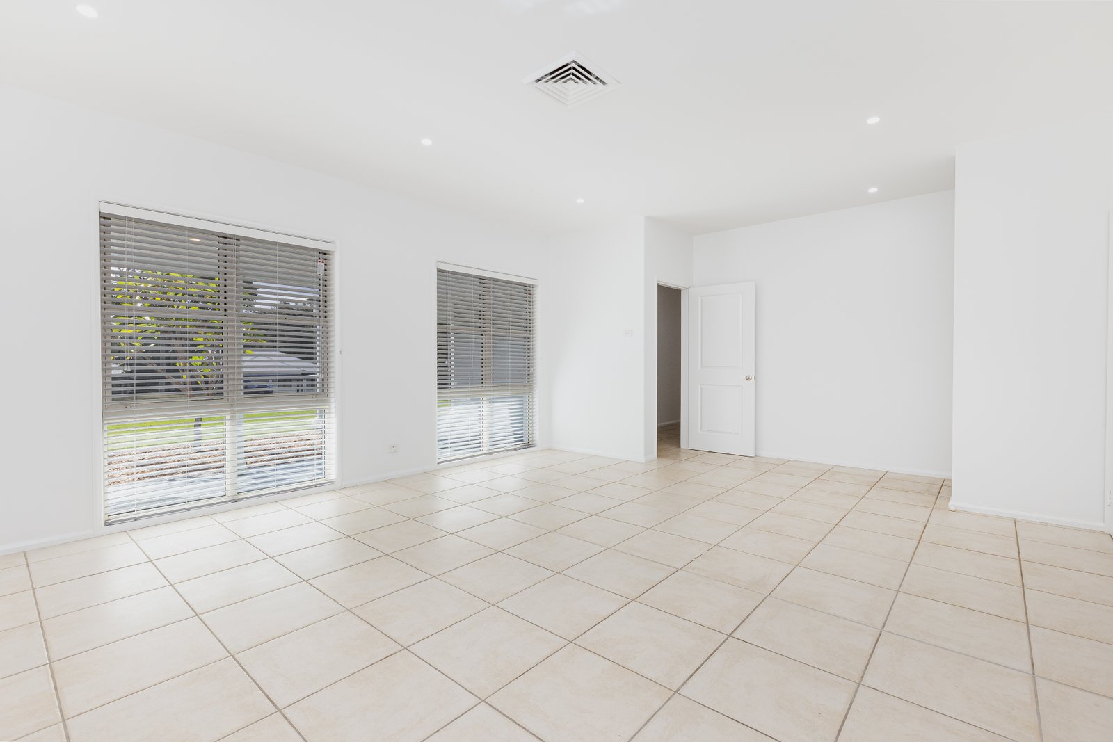 28 Sandstone Drive WINDELLA 10