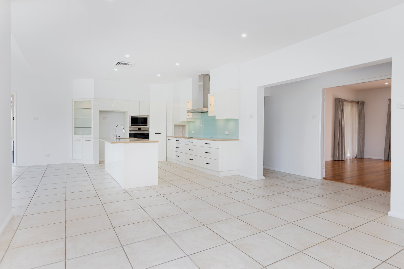 28 Sandstone Drive WINDELLA 17