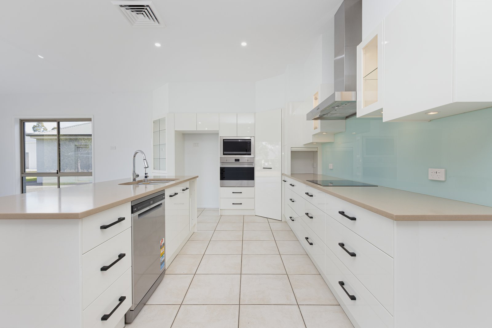 28 Sandstone Drive WINDELLA 19