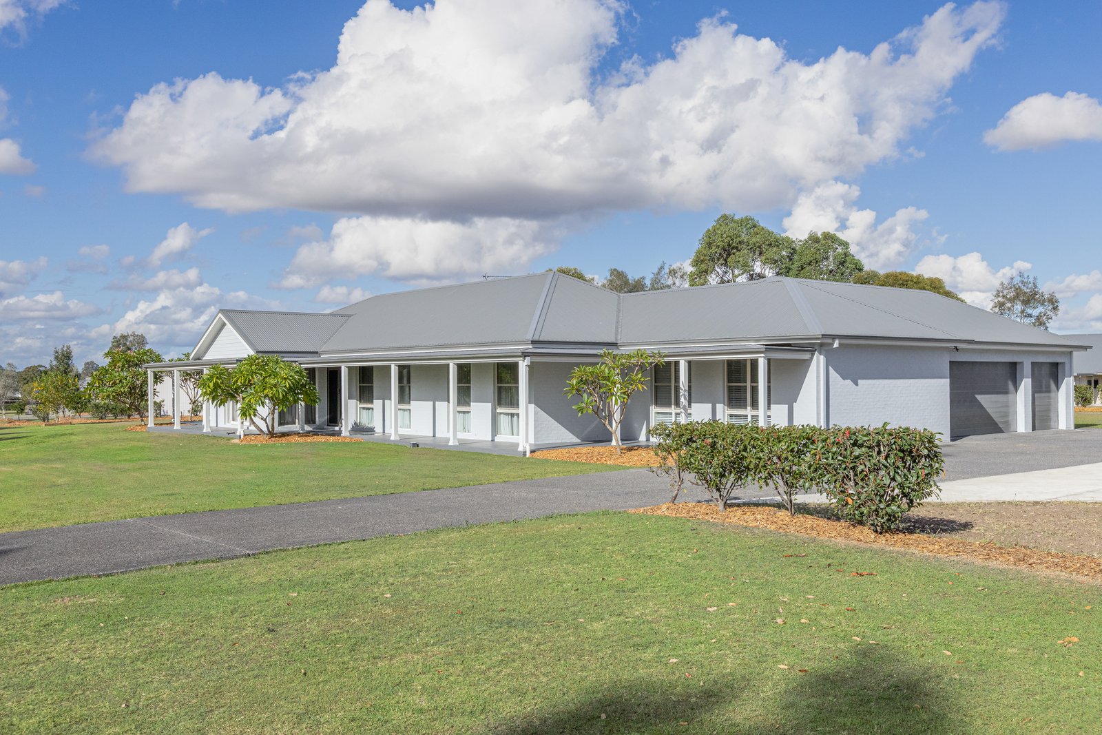28 Sandstone Drive WINDELLA 31