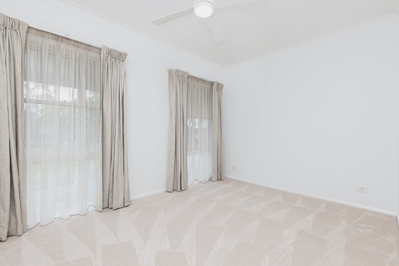 28 Sandstone Drive WINDELLA 33