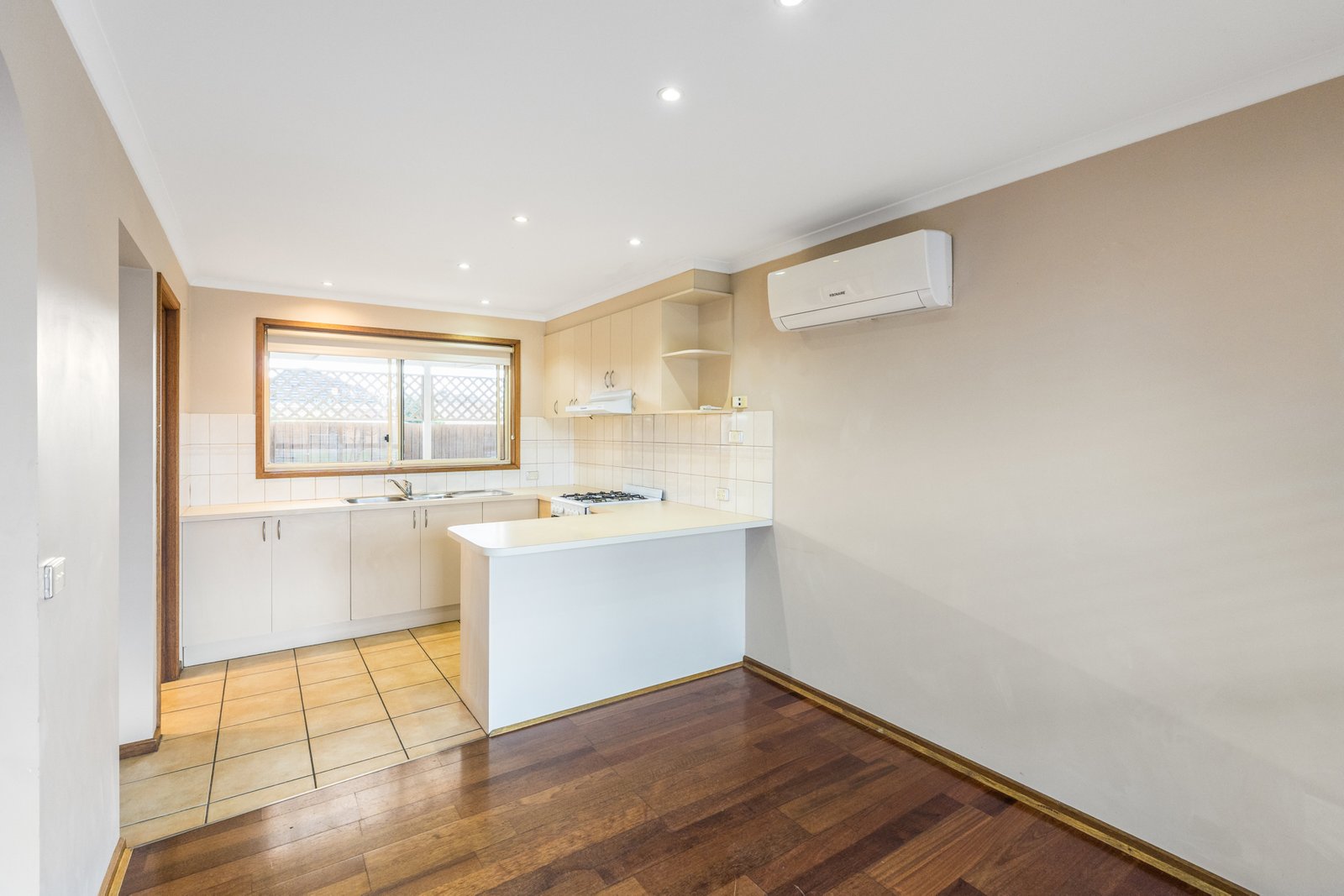 Gallery: 2/8 Shelley Close