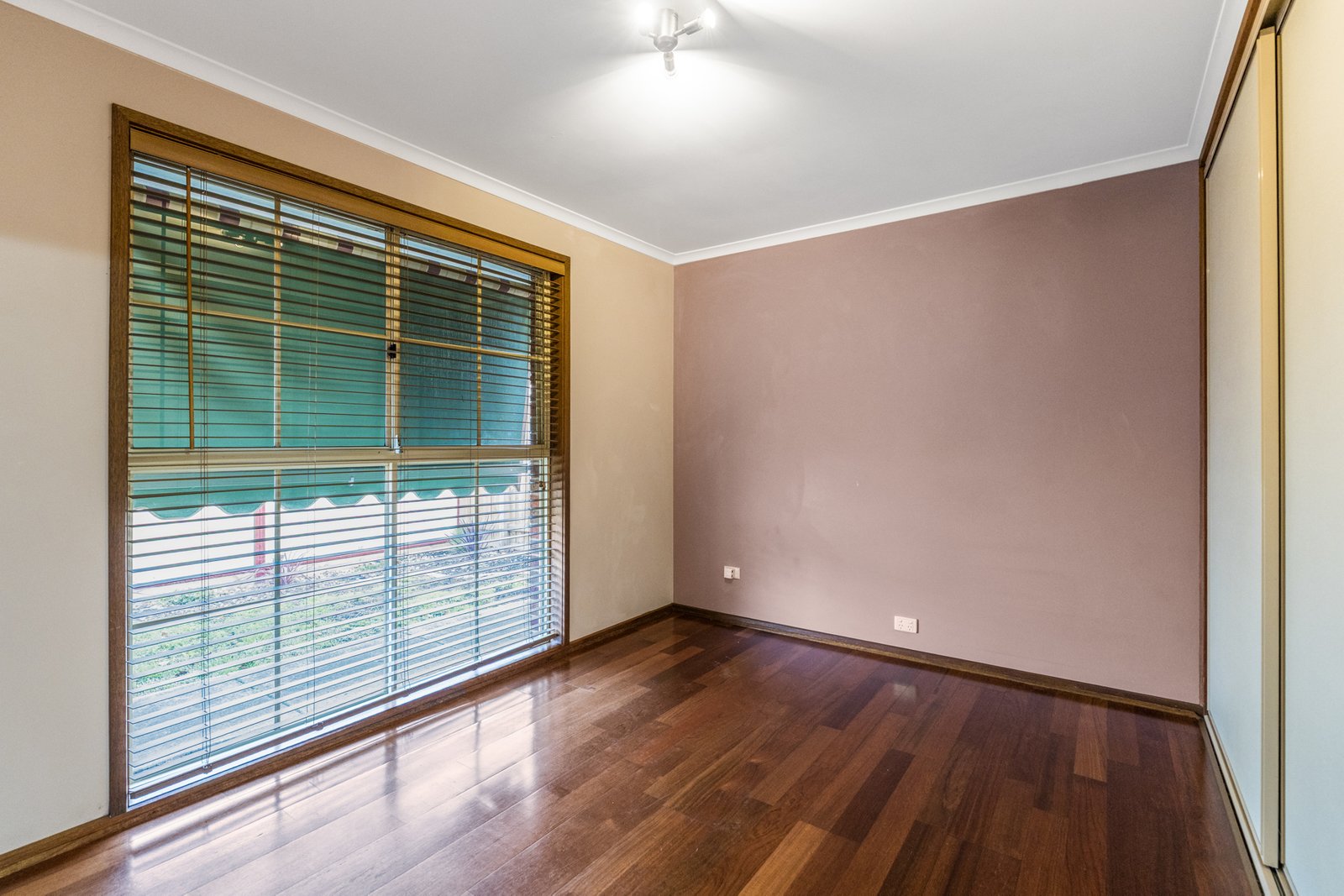 Gallery: 2/8 Shelley Close