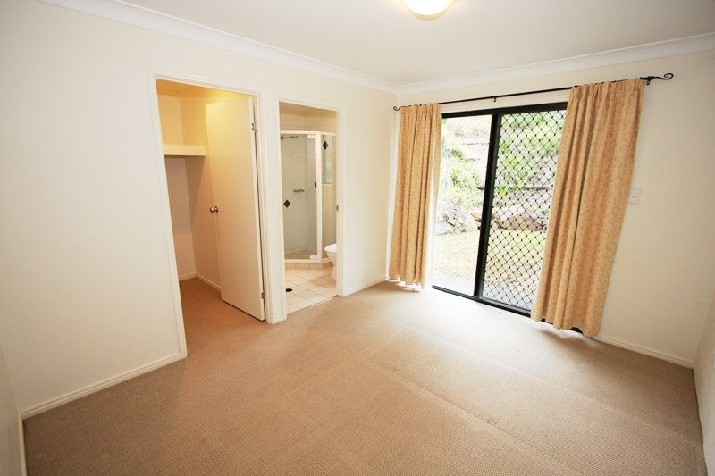 2/8 Soldierbird Place CARRARA 5