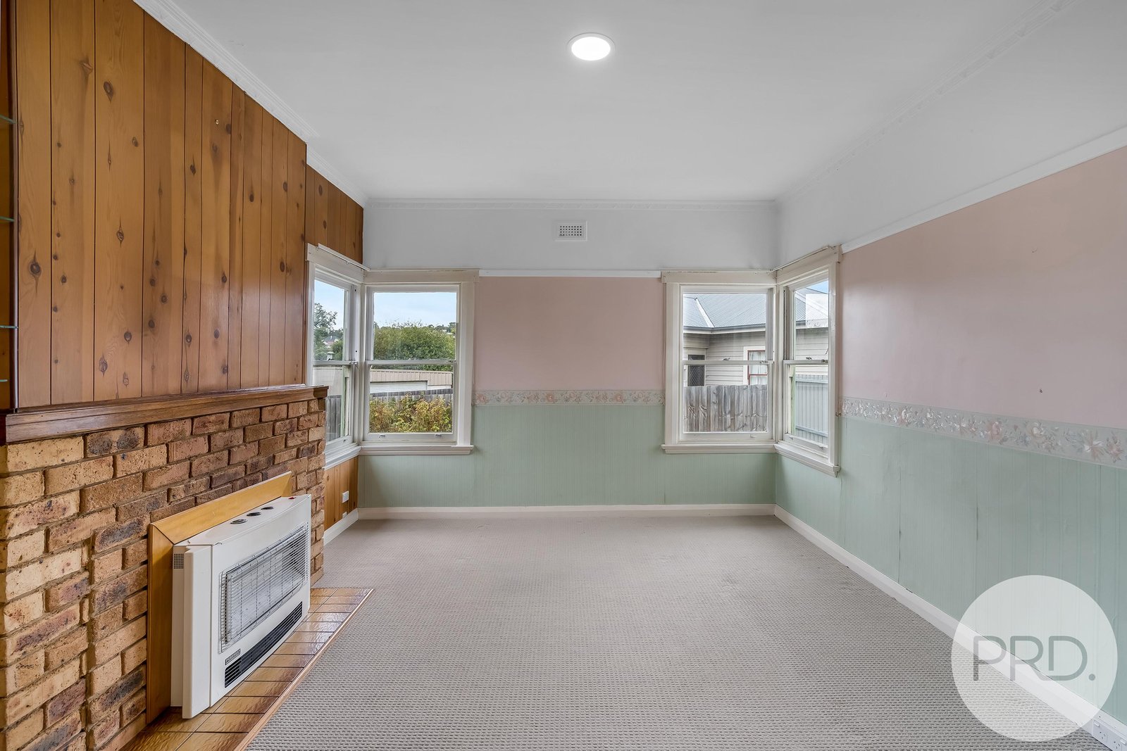 28 St Aubyn Square MOONAH 9