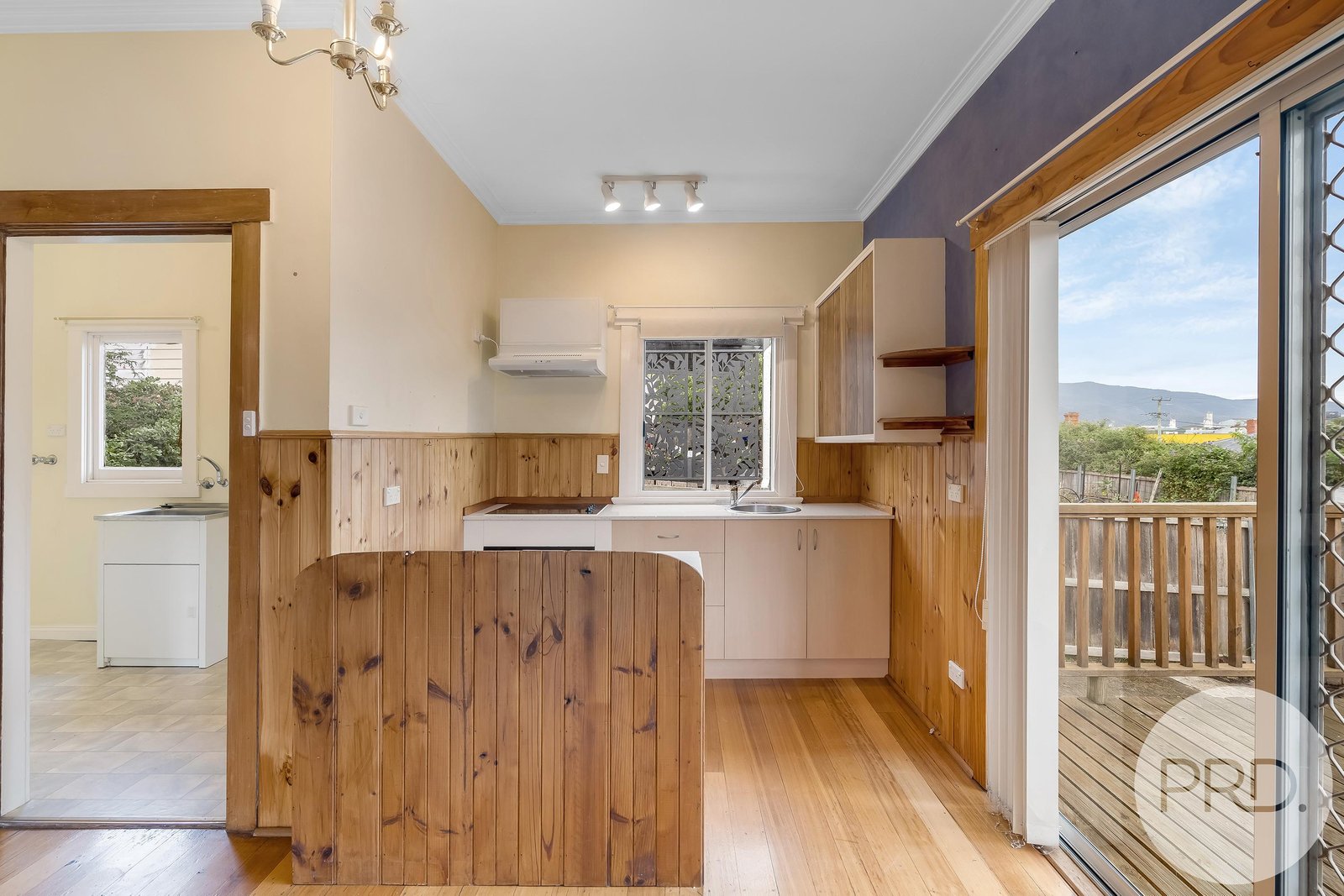 28 St Aubyn Square MOONAH 12