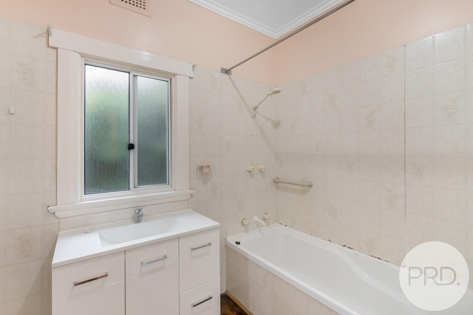 28 St Aubyn Square MOONAH 16